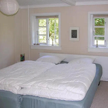 Two Bedroom Holiday In Casa vacanze *